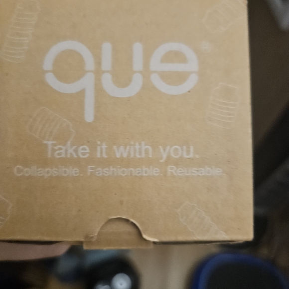 Light Purple Que Collapsible Water Bottle. 40 Oz Extended. Silicone/Metal Mix - Picture 11 of 12